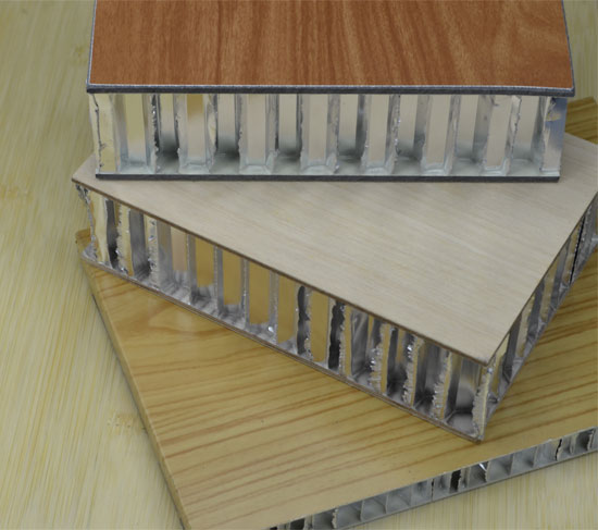 <b>仿木纹铝蜂窝板</b>