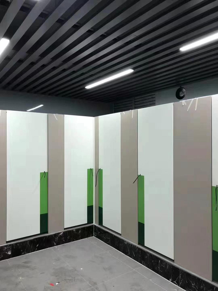 <b>深圳公厕隔断2</b>